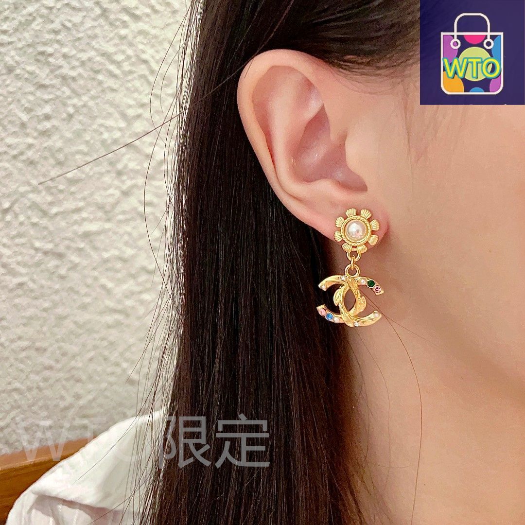 CHANEL アルファベットロゴピアス ゴールド　新品未使用 今日特価】Chanel 中古アルファベットピアス！送料無料 限定優惠