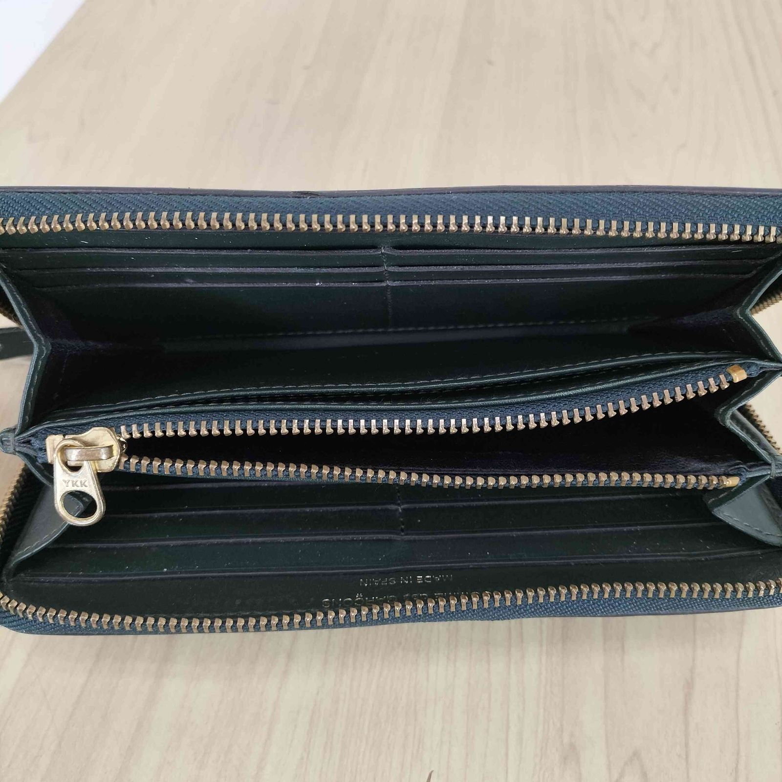 コムデギャルソン COMME des GARCONS スペイン製 レザー 長財布 メンズ