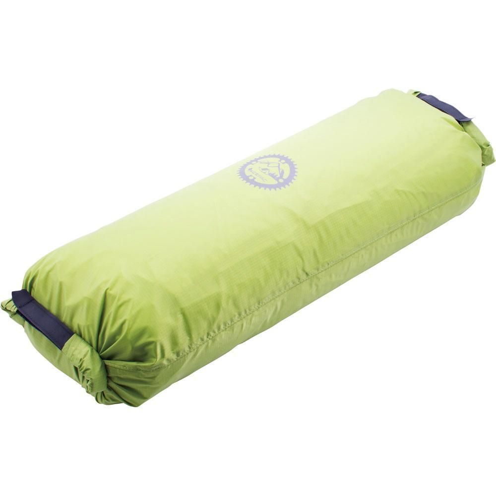 エースパック BAR ROLL バーロール（ブラック）16L 防水バッグ付属 エースパック BAR ROLL バーロール（ブラック）16L 防水バッグ