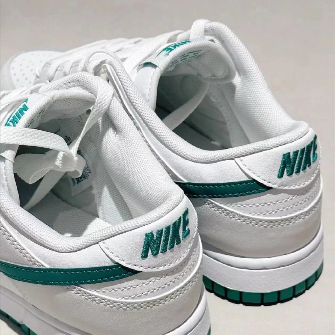 Nike Air Force 1Low 白緑色 23cm 23.5cm 24cm 24.5cm 25cm 25.5cm 26cm 26.5cm 27cm 27.5cm 28cm