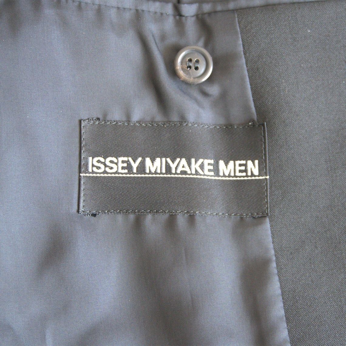 ISSEY MIYAKE MEN ウール ストライプ トラウザー 濃灰 M ISSEY MIYAKE MEN ウール ストライプ トラウザー 濃灰 M