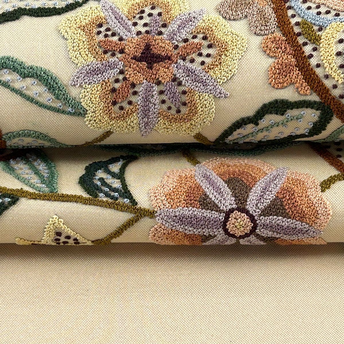 袋帯 美品 逸品 華文 鳥 相良刺繍 ベージュ お太鼓柄 正絹
