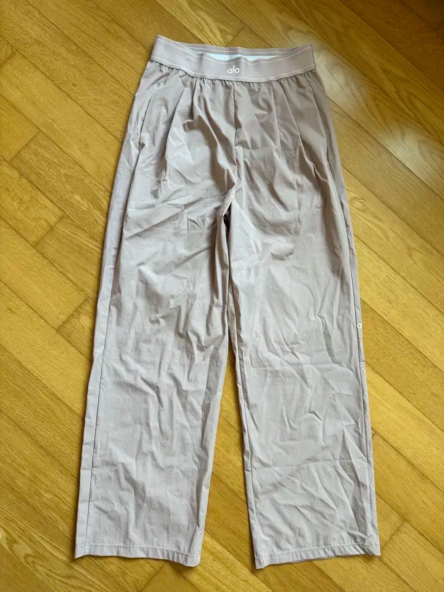 アーロ alo ヨガ トラウザー パンツ