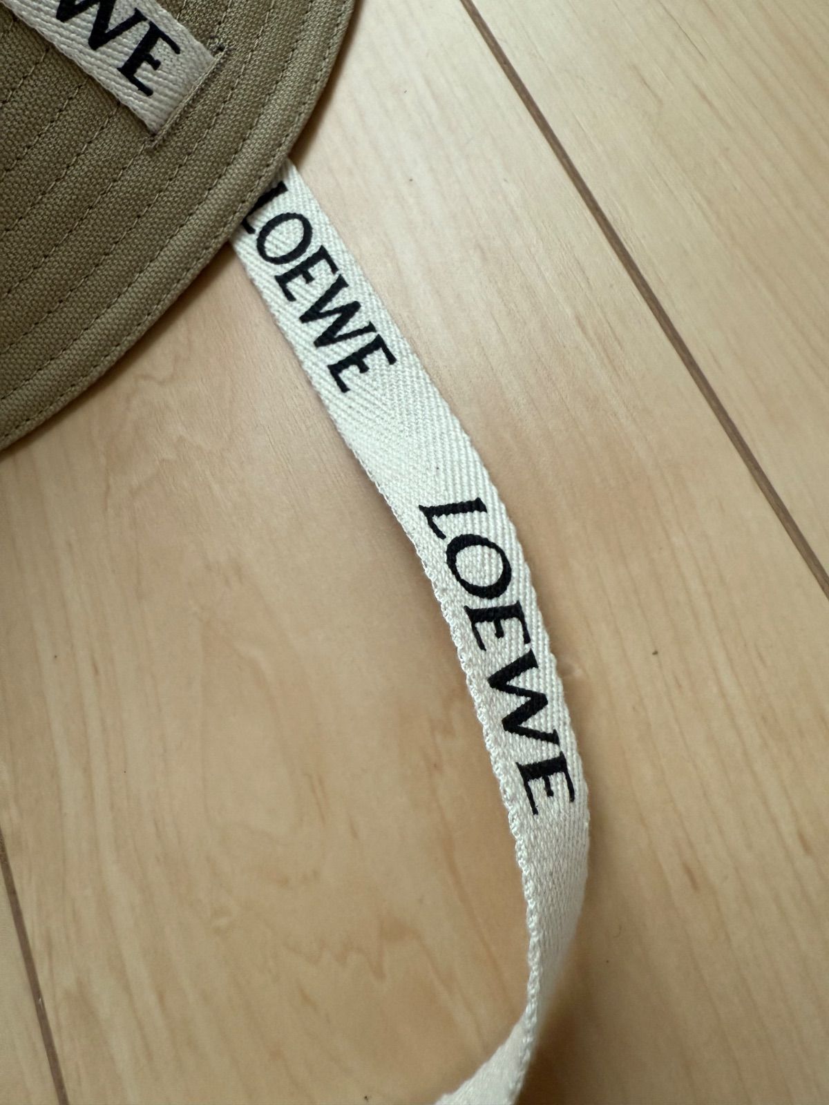 未使用！ LOEWE フィッシャーマンハット バケハ ストラップ付 - メルカリ