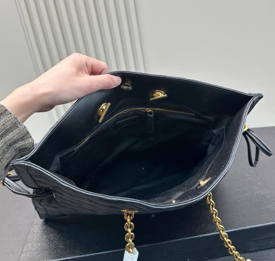 YSL ショルダーバッグ ブラック イヴサンローラン ショルダーバッグ