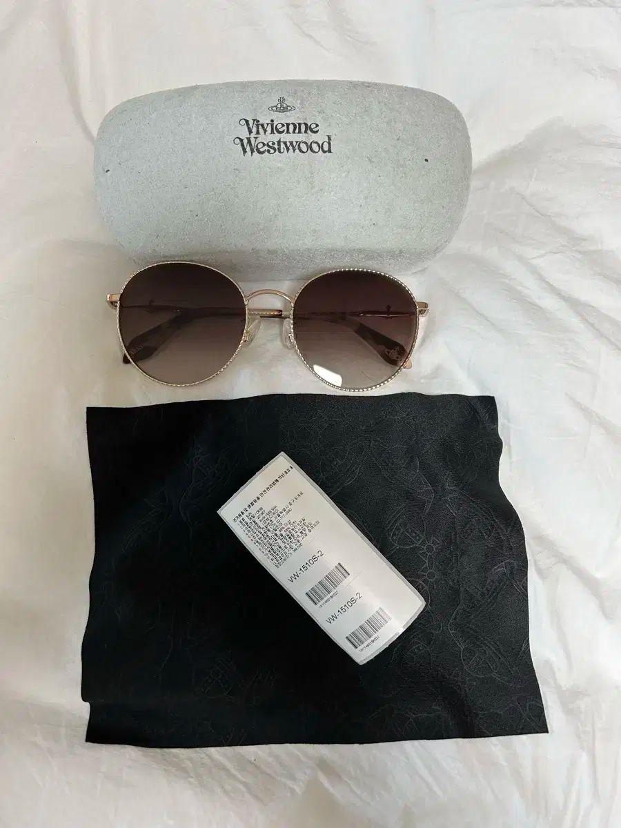 Vivienne Westwood ヴィヴィアンウエストウッド サングラス