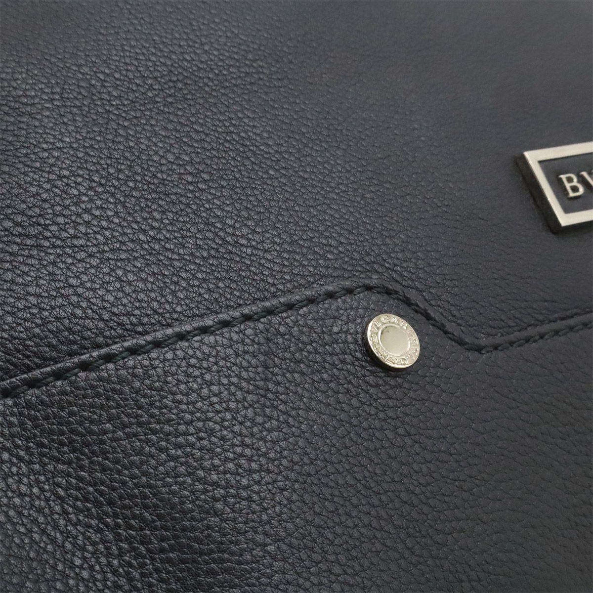 【美品】ブルガリ アーバン ショルダーバッグ レザー 黒 バイカラー 斜め掛け BVLGARI ブルガリ アーバン ショルダーバッグ 斜め掛け レザー