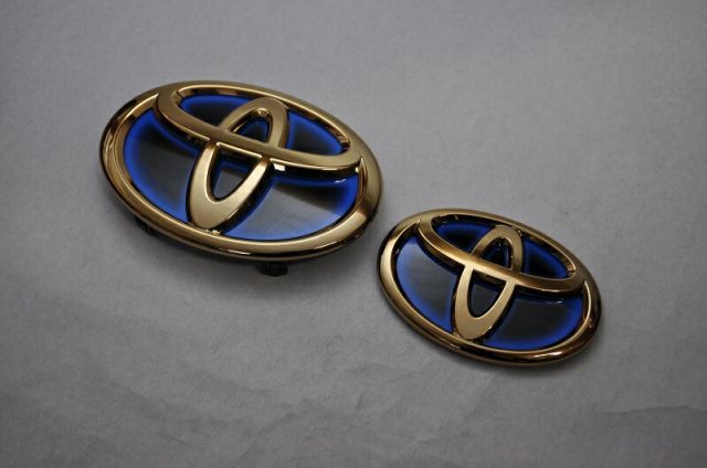 ＺＶＷ５１　プリウス　ゴールドエンブレム　フロント／リア２点ＳＥＴ　　INVENTER/grow/メッキ/ブラッククローム/ゴールド/車エンブレム/車パーツ/