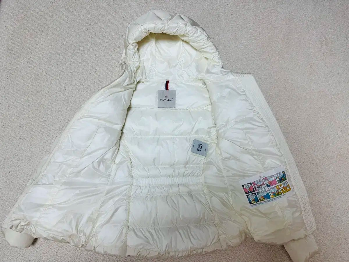 MONCLER モンクレール アヴォーシュ レディース ショートダウンコート クリーム色 0 サイズ