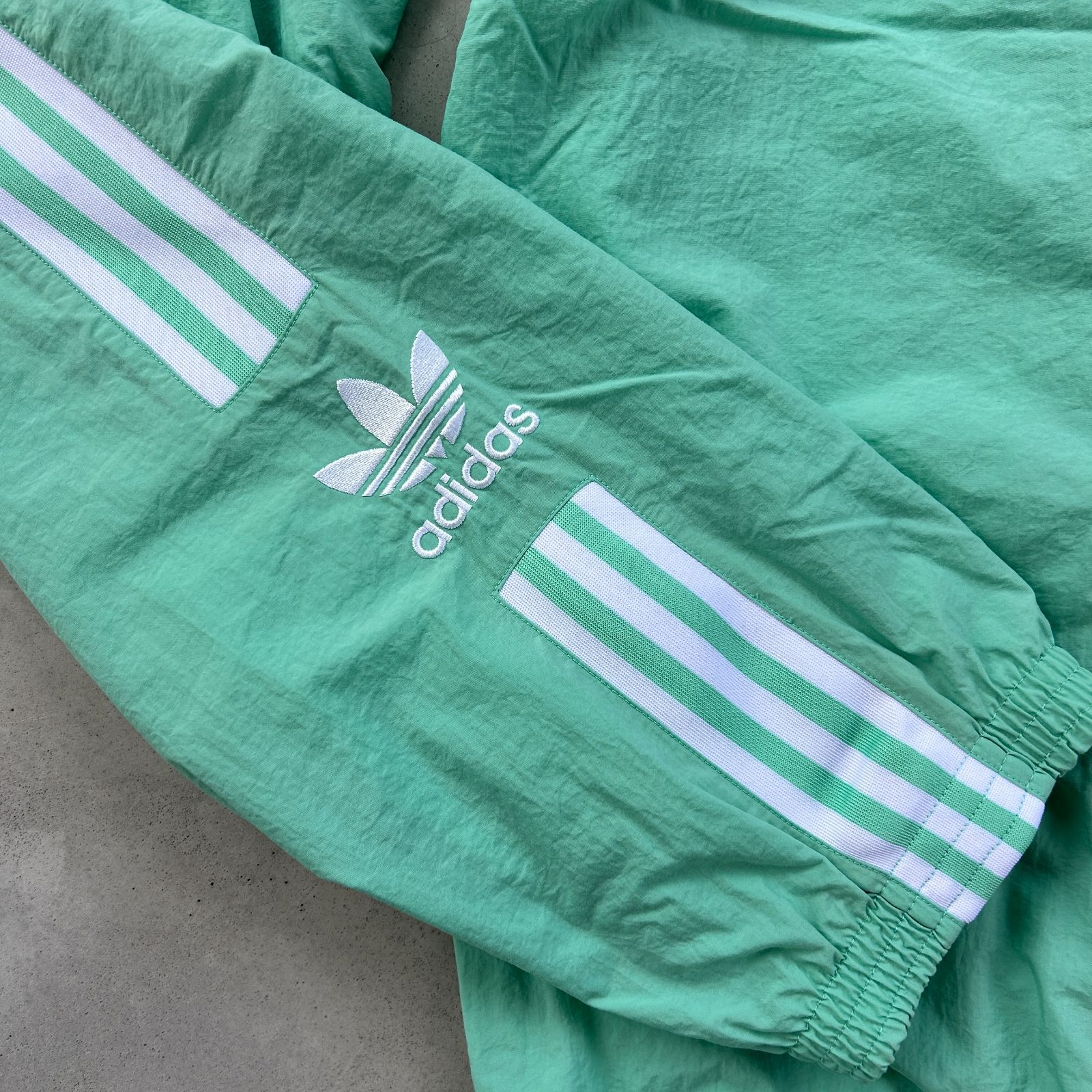 ADIDAS アディダス　トラックパンツ　古着