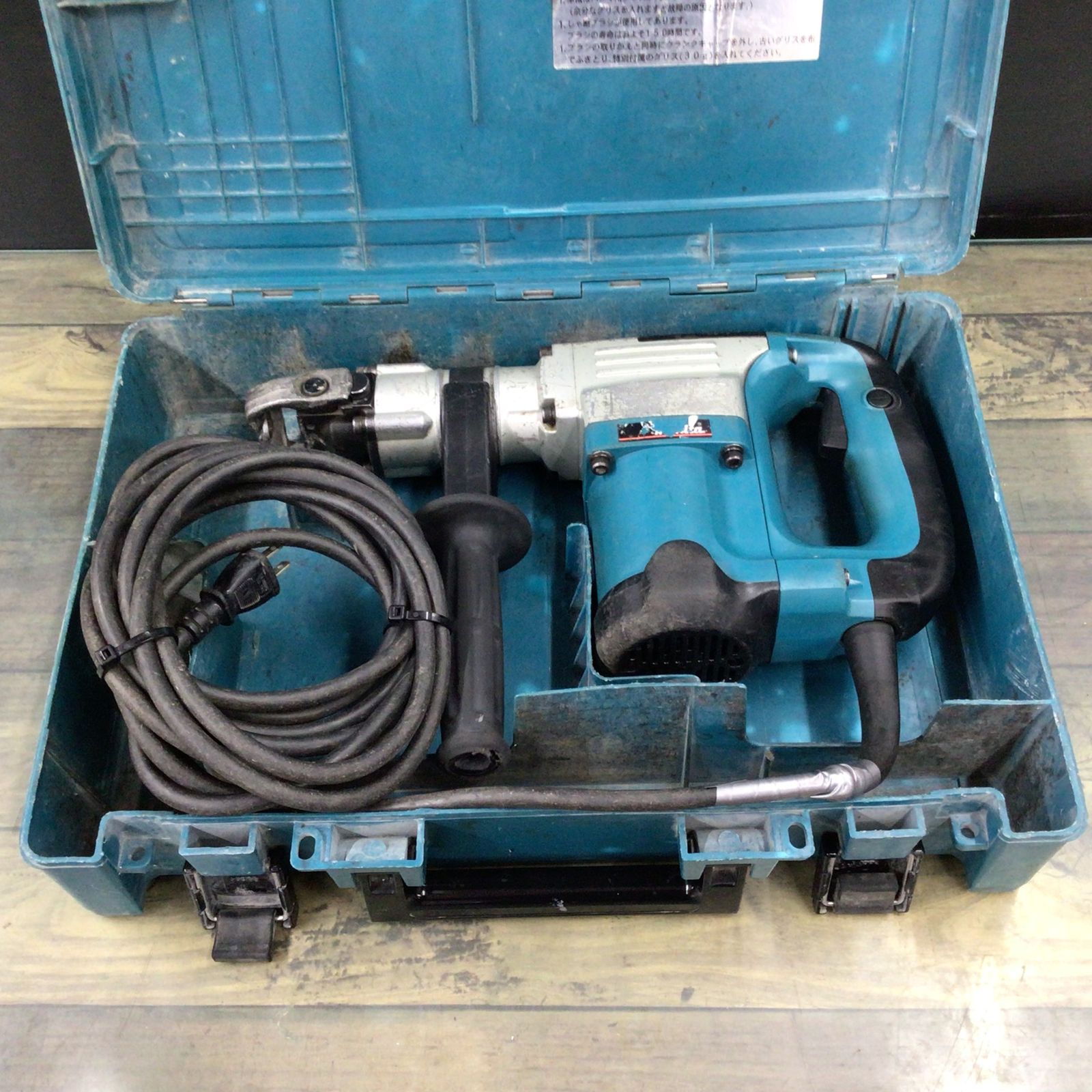 マキタ(makita) 電動ハンマ HM0830 六角軸 17mm 【東大和店】 - メルカリ