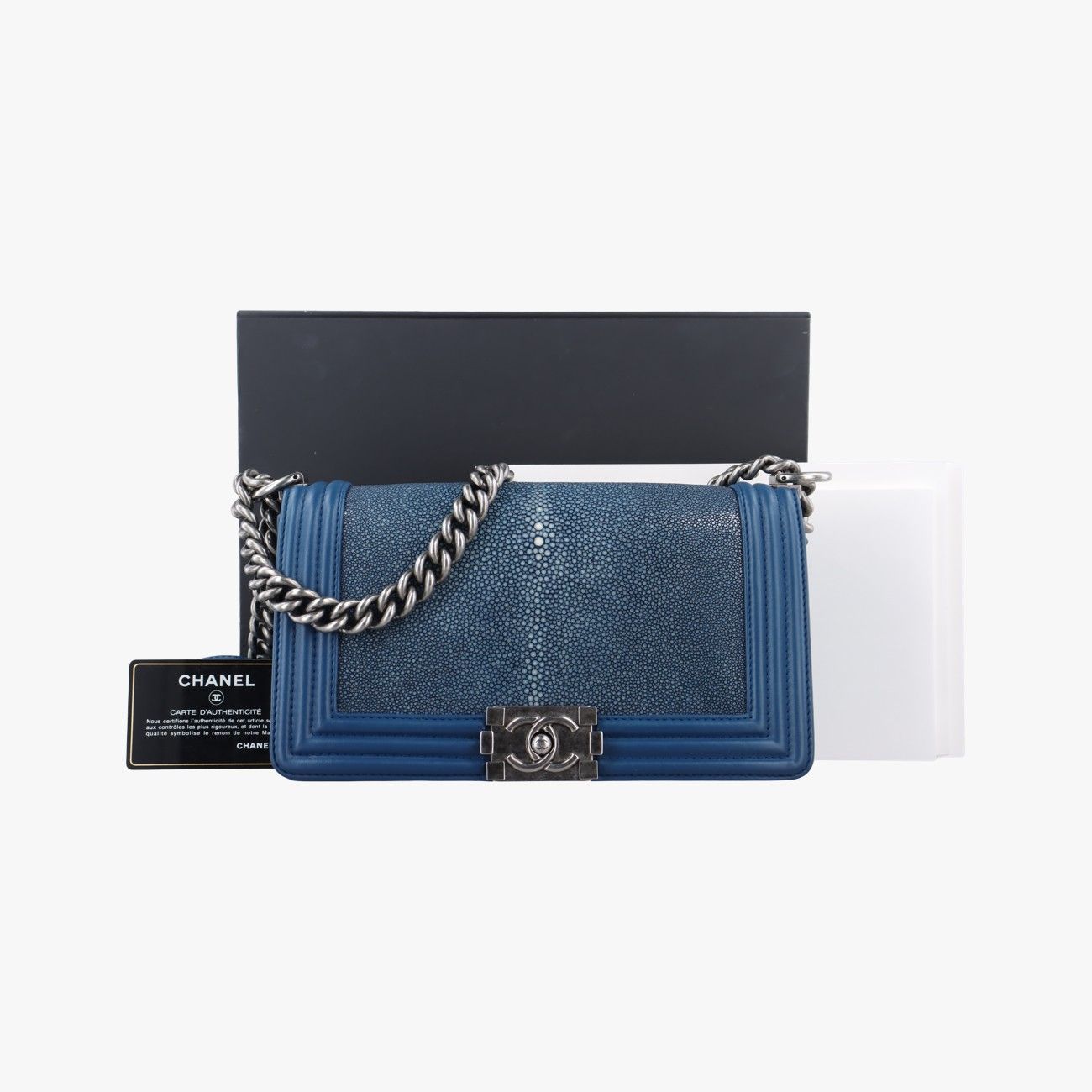 シャネルChanelボーイシャネルブルーパールフィッシュスキン×レザーA6713816706579