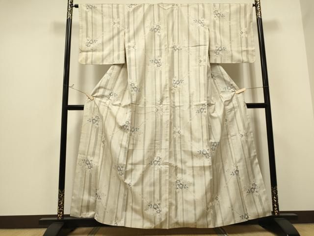 平和屋着物●本場大島紬　白大島　枝花文　総絣　正絹　逸品　CAAQ9584th 平和屋着物○本場大島紬 白大島 枝花文 総絣 正絹 逸品 CAAQ9584th