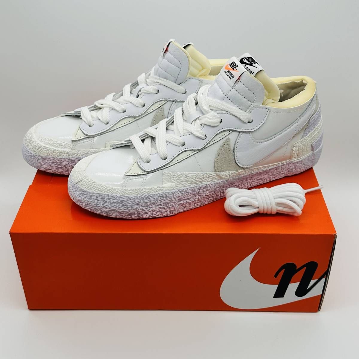 新品未使用】 Nike Blazer Low sacai White Patent Leather DM6443-100