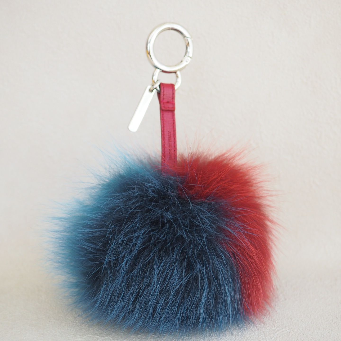 FENDI ファー キーホルダー 青・赤 FENDI ファー キーホルダー 青・赤 FENDI ファー キーホルダー