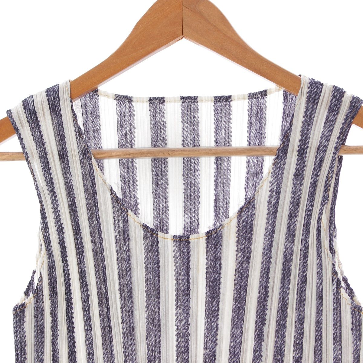PLEATS PLEASE ノースリーブベスト ISSEY MIYAKE PLEATS PLEASE 美色 ノースリーブ ベスト