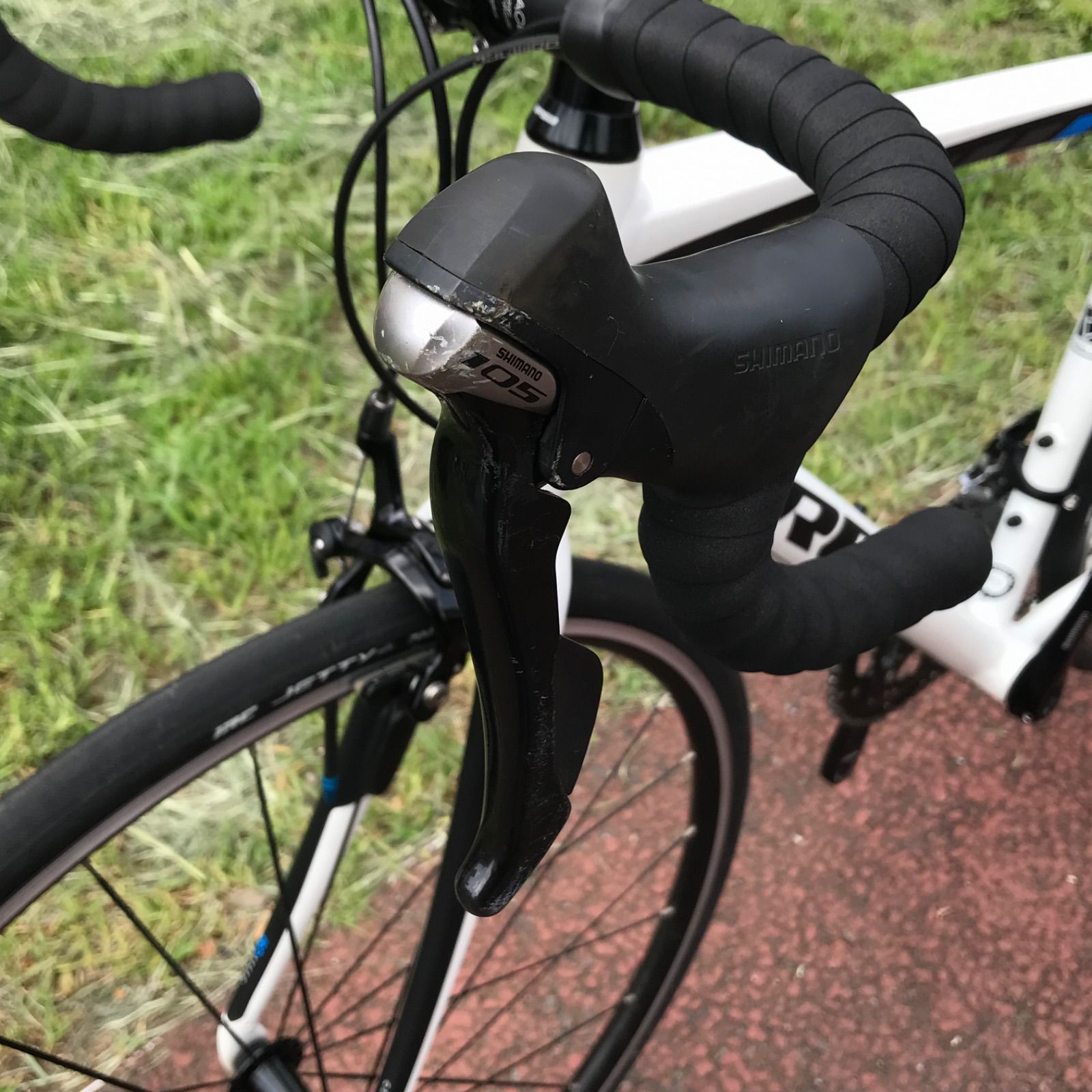 価格を抑えてロードバイクを始めたい方！リユースロードバイク TREK 