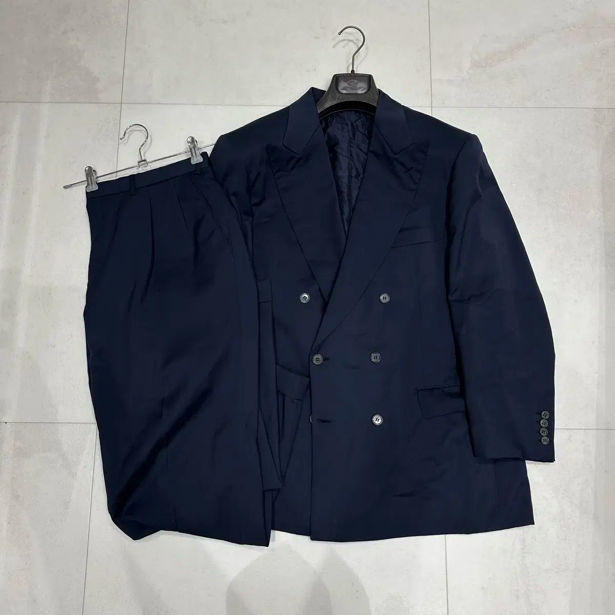 高級　Brioni　ブリオーニ　ダブルブレスト　ストライプ　スーツ　セットアップ 高級 Brioni ブリオーニ ダブルブレスト ストライプ スーツ