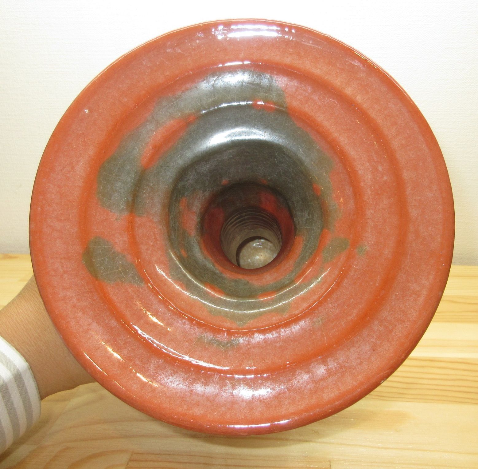 送料込【逢絢亭】茶道具 花入 楽焼 赤楽 薄端花入 八坂窯 紙箱入り 逢絢亭】茶道具 花入 楽焼 赤楽 薄端花入 八坂窯 紙箱入り