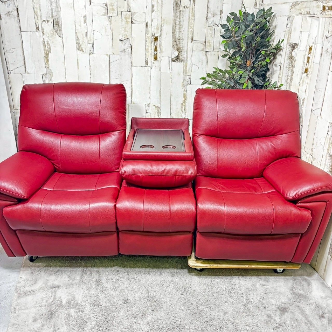 赤 レザー 電動リクライニングソファ　ヤマダ電機　三人掛 期間限定特別価格】ヤマダオリジナル 電動リクライニングソファ