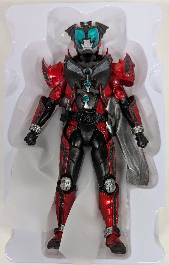 S.H.フィギュアーツ 真骨彫 仮面ライダーキバ エンペラーフォーム レビュー】S.H.Figuarts（真骨彫製法） 仮面ライダーキバ
