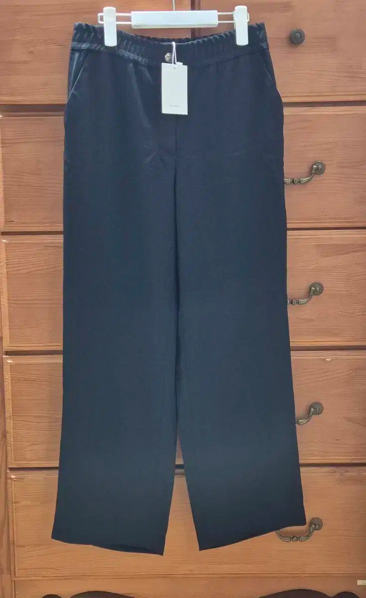 休日 7 MOONDAL ムンダル monte モンテ スラックス 黒 L サイズ