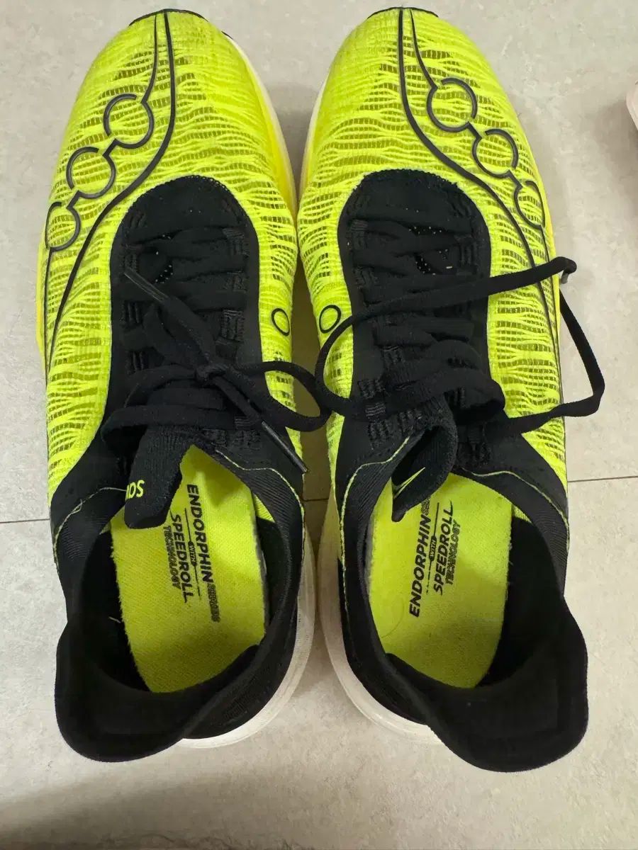 Saucony エンドルフィン エリート 2 ランニングシューズ 蛍光色 265サイズ