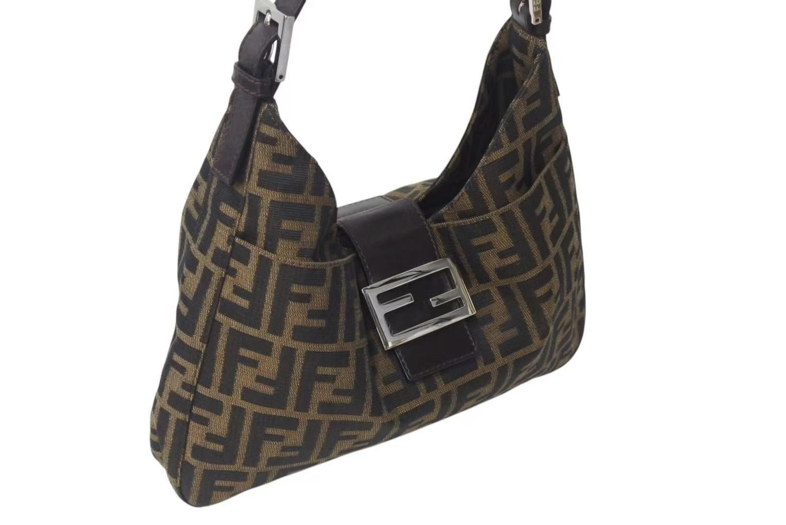 極美品 FENDI フェンディ マンマバケット ワンショルダーバッグ 265690  