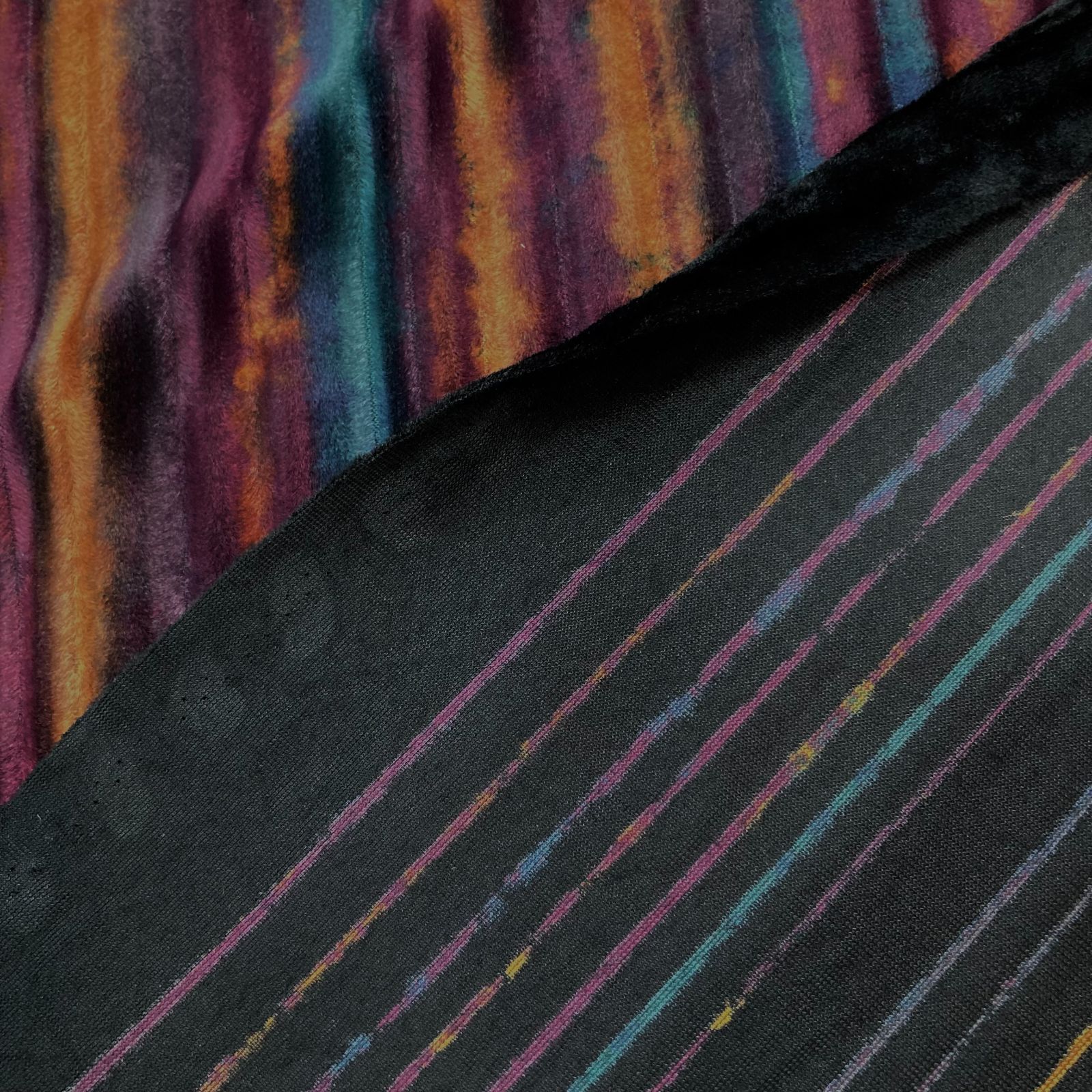 メーカー生産終了品【#1737】ストライプ柄カットベルベット生地  