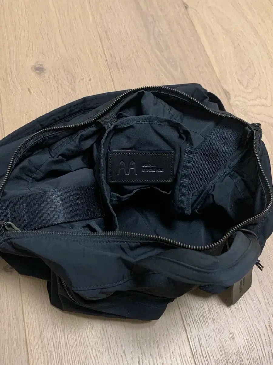 AMIACALVA アミアカルヴァ ゲーバーディーン クロス ヘルメット バッグ