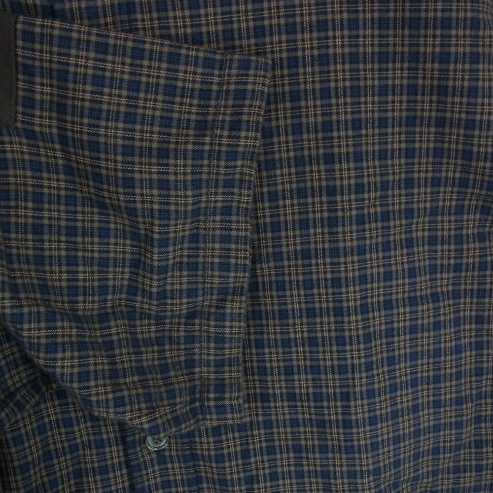 BUTTON UP