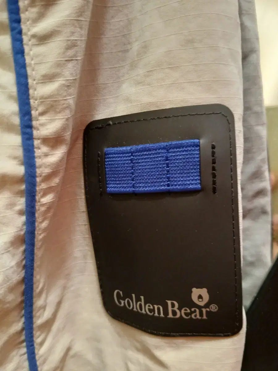 ウーブン ウィンドブレーカー