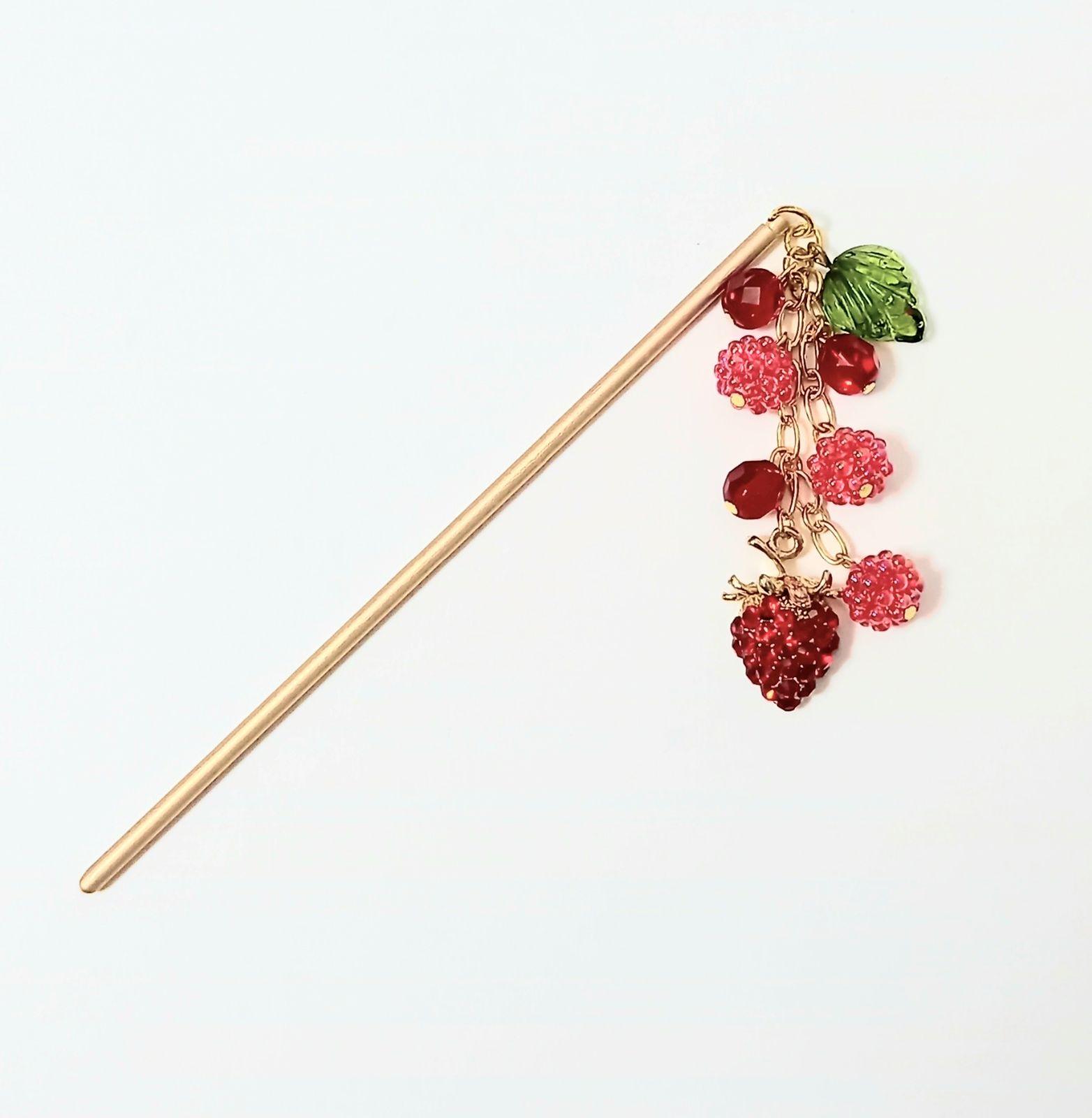 SALE】苺と木苺ビーズのかんざし - メルカリ