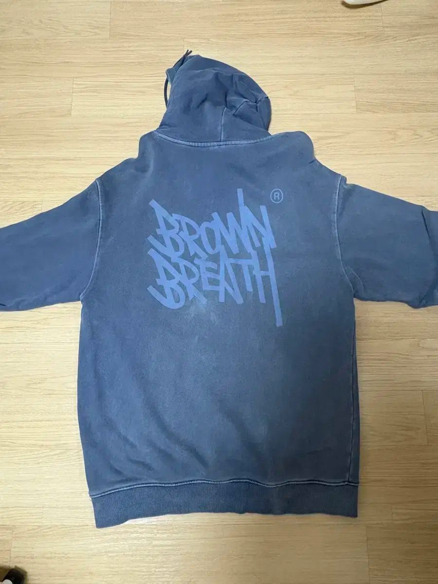 【BROWNBREATH ブラウンブレス】TAG PIGMENT COMBI TEE 2色 TAG PIGMENT COMBI TEE - BURGUNDY - Brownbreath Online Store