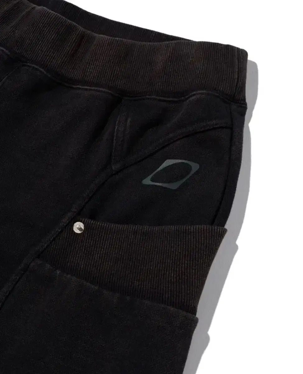 [MISCHIEF] CUT OFF SWEAT PANTS ☆送料込☆ ○MISCHIEF○CUT OFF SWEAT PANTS パンツ 男女兼用 韓国人気