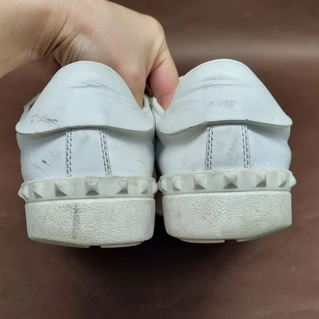 ヴァレンティノ38 VALENTINO(ヴァレンティノ) シルバー スニーカーズ 38 250