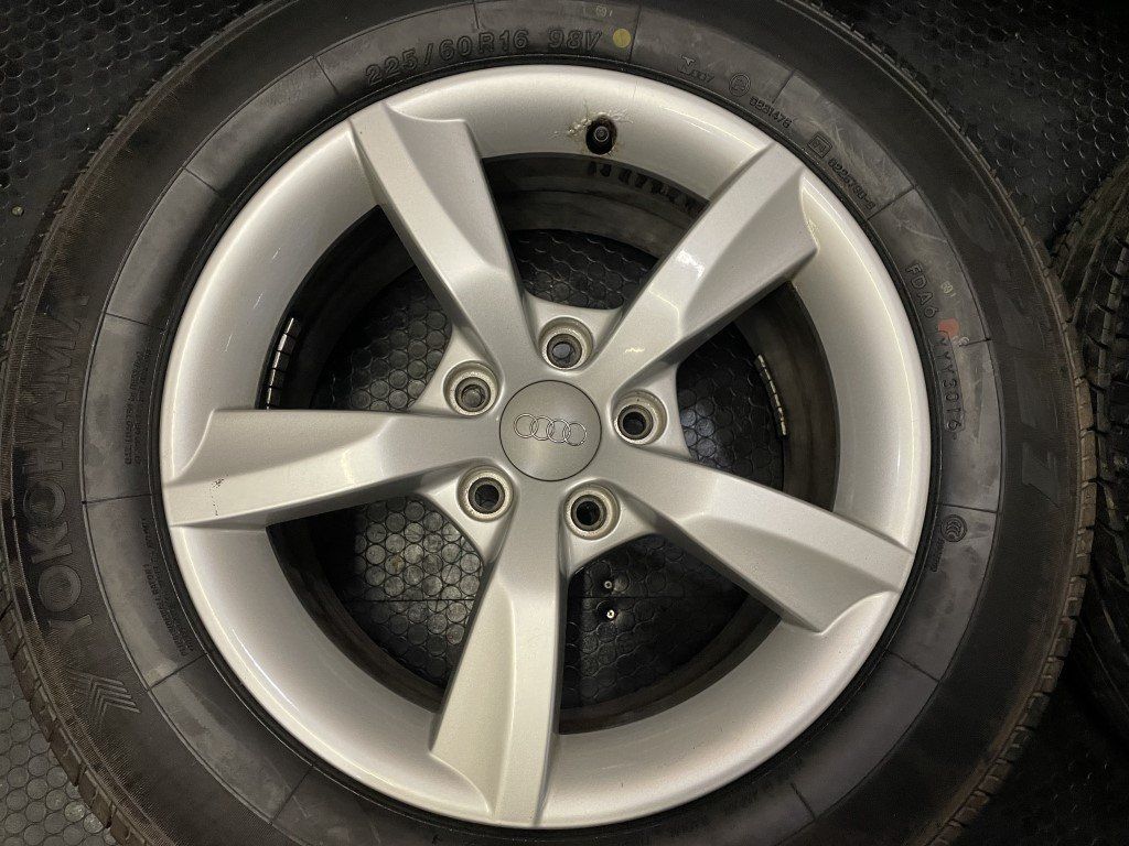 【新年特販】タイヤ未使用夏タイヤ　(TF795HR) ラジアルタイヤ