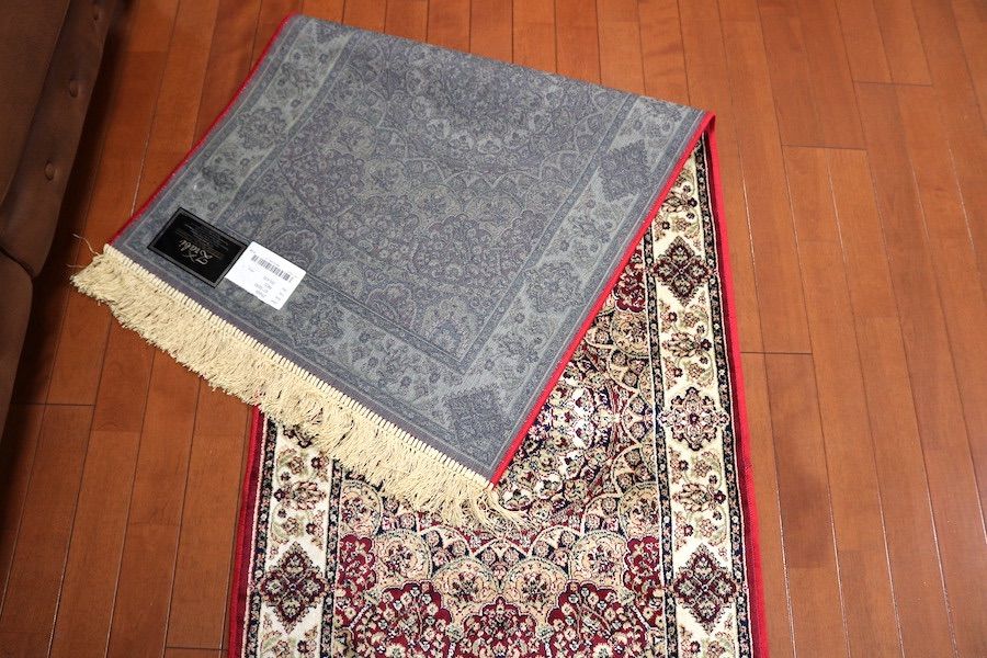 ペルシャ柄絨毯