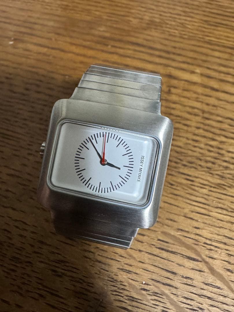 イッセイミヤケ　ハッリコスキネン　腕時計　クオーツ イッセイミヤケハッリコスキネン腕時計