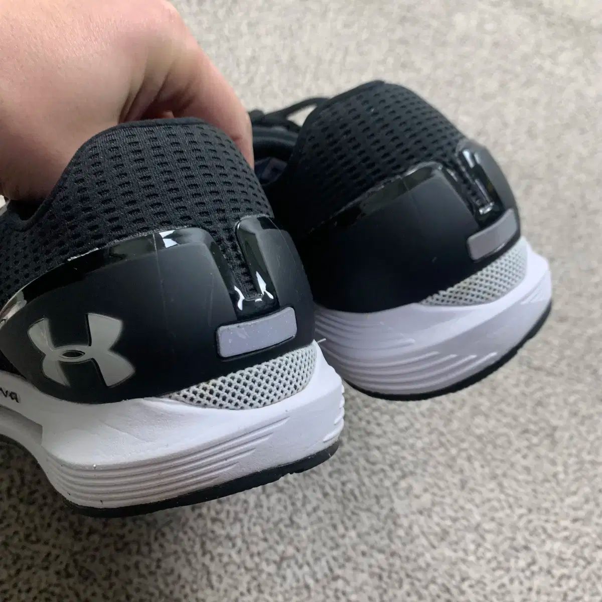 UNDER ARMOUR(アンダーアーマー) UA ホバー ソニック スニーカーズ 260