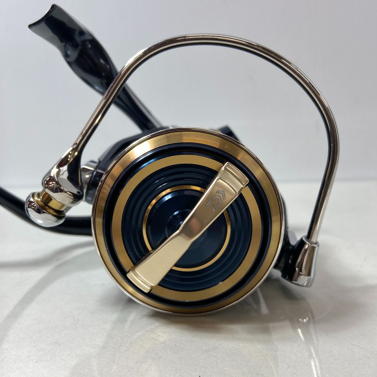 ΨΨDAIWA ダイワ スピニングリール 20ソルティガ 10000-H 箱付