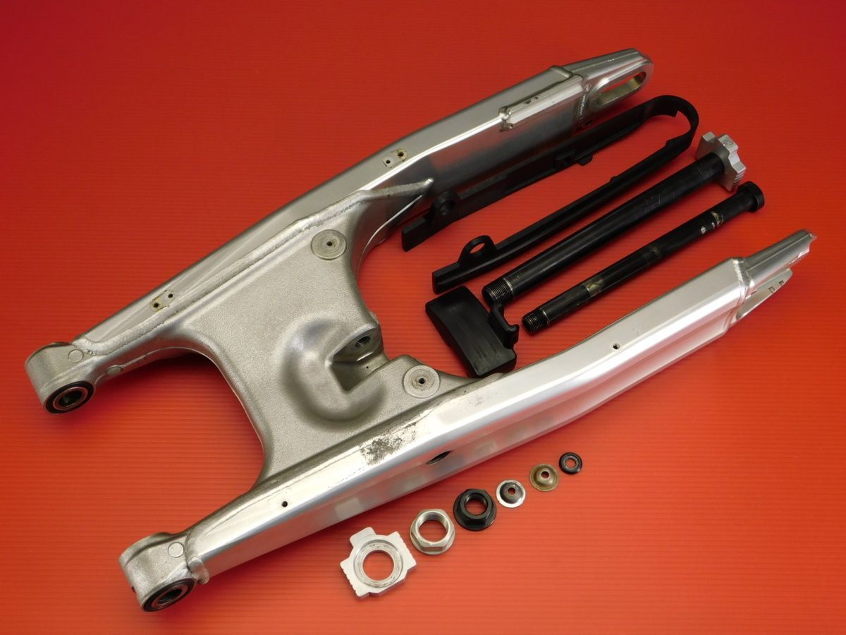 評価B 140◆ KTM 990 スーパーデューク 純正 スイングアーム ＆ リア アクスルシャフト ASSY REAR SWINGARM 60004030150R 600 f0611A11k