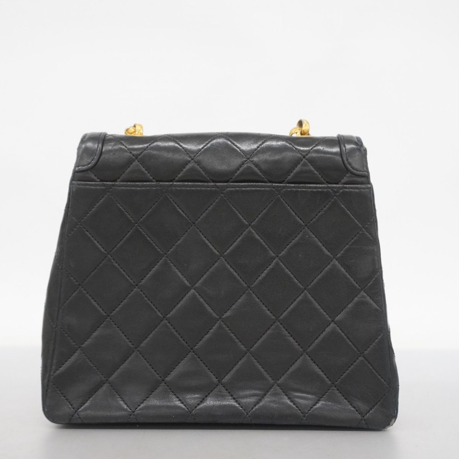 シャネル マトラッセ ラムスキン ショルダーバッグ シャネル(Chanel) シャネル ショルダーバッグ マトラッセ