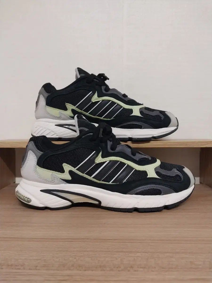 ランニングシューズ