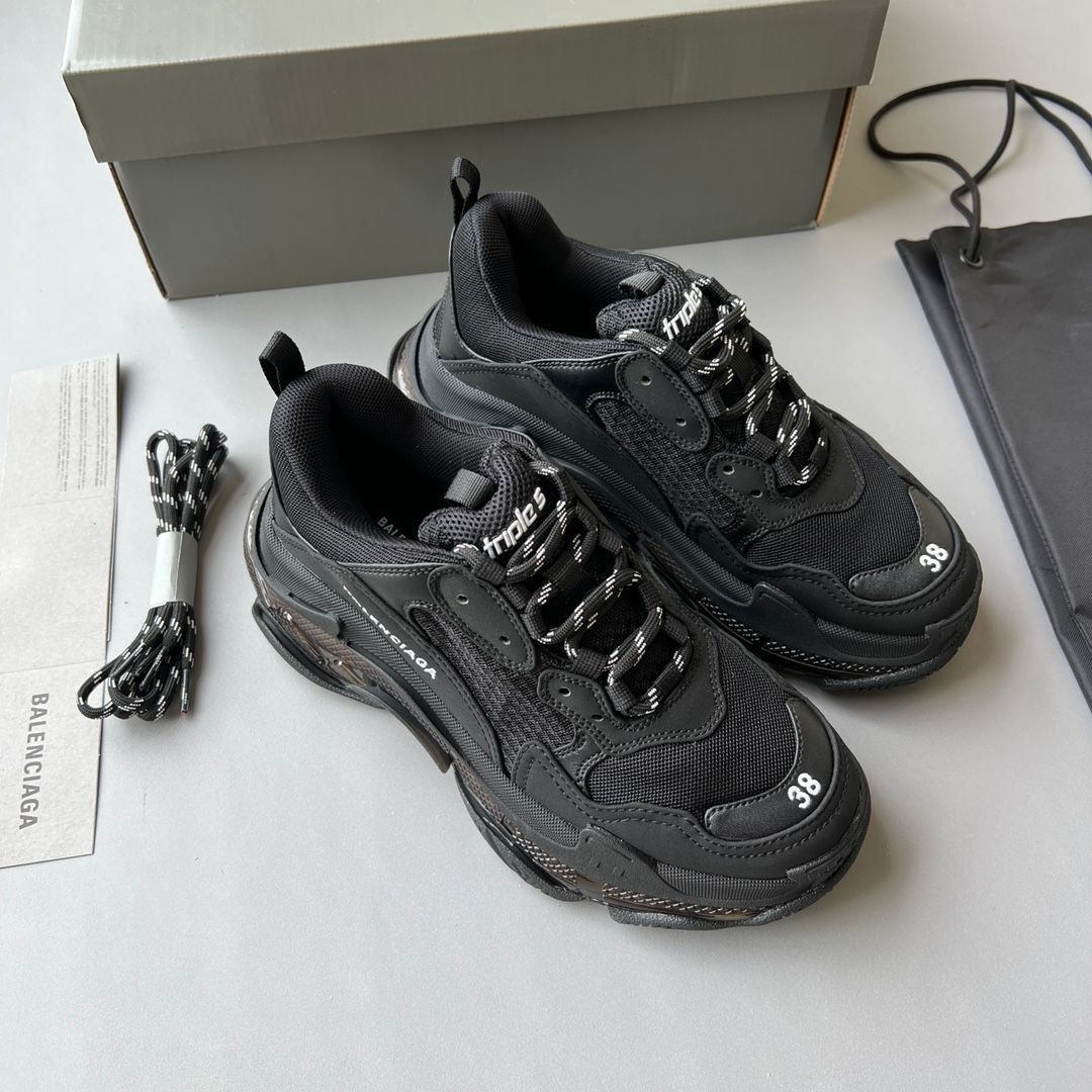 バレンシアガ   Balenciaga Triple S スニーカー　ダブルフォーム＆メッシュ 　ブラック