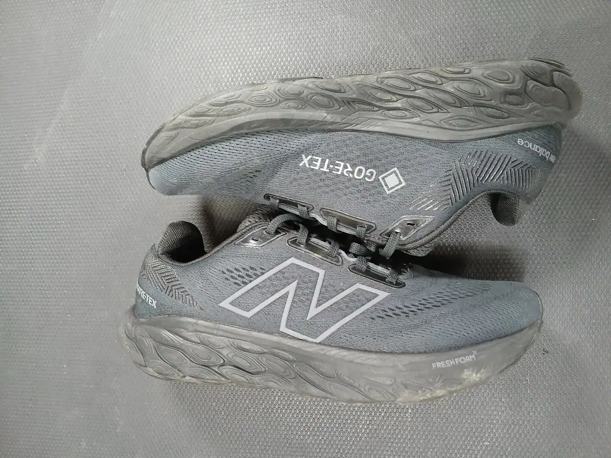 ランニングシューズ 265