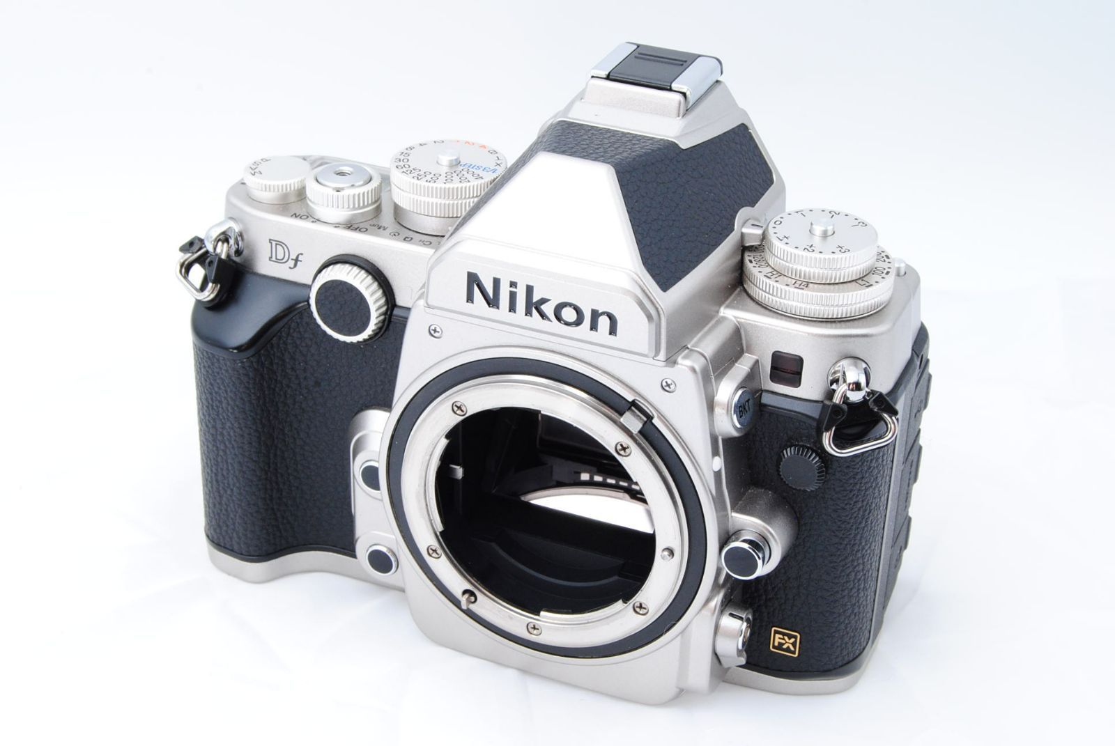 2100ショット台！新品級 ☆ Nikon デジタル一眼レフカメラ Df シルバーDFSL カメラプラザ メルカリ