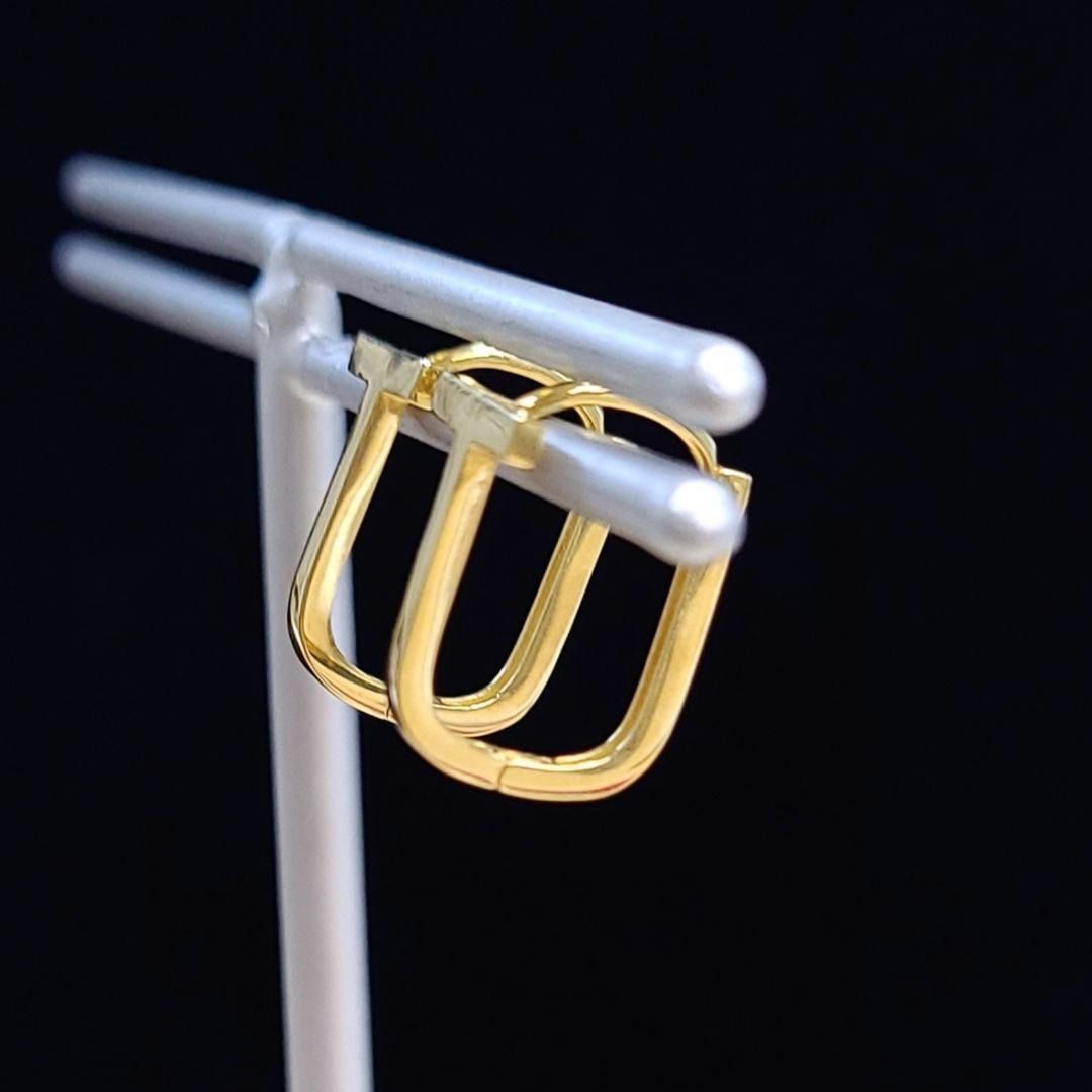 人気のTモチーフ！18金 K18 YG T字 スクエア フープ ピアス 人気のTモチーフ！18金 K18 YG T字 スクエア フープ ピアス K18フープ