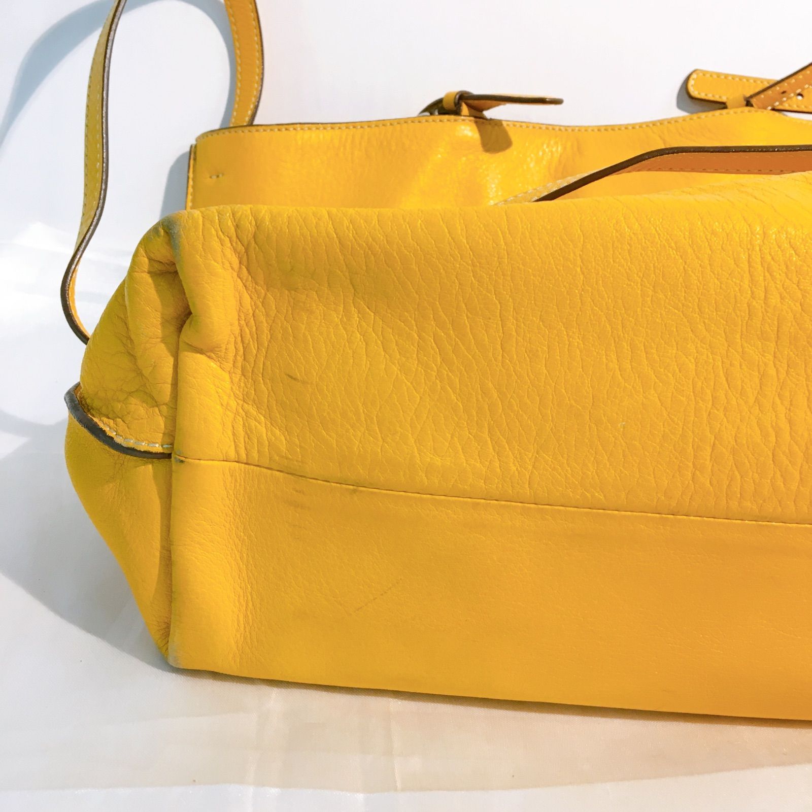 TOD'S トッズ ロゴマーク入りレザービッグサイズトートバッグ TOD'S トッズ ロゴマーク入りレザービッグサイズトートバッグ