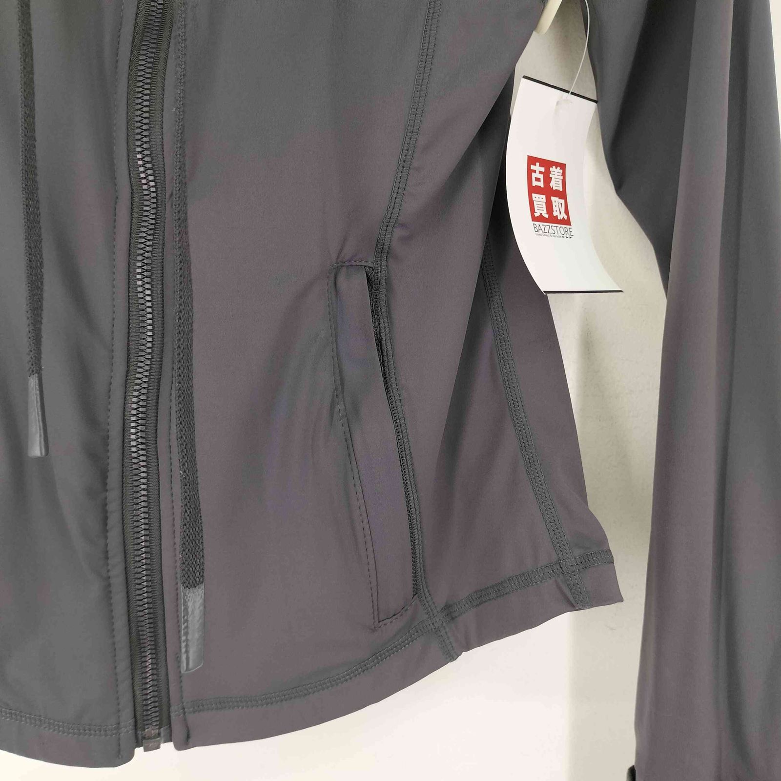 ルルレモン lululemon ジップフーディ レディース JPN：2 - メルカリ